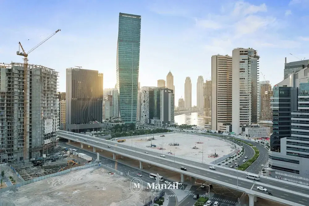 2BR w Canal & Burj View Near Dubai Mall
