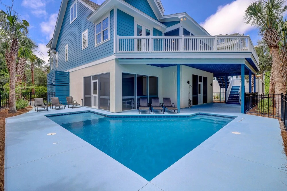4 Shore Crest Ln