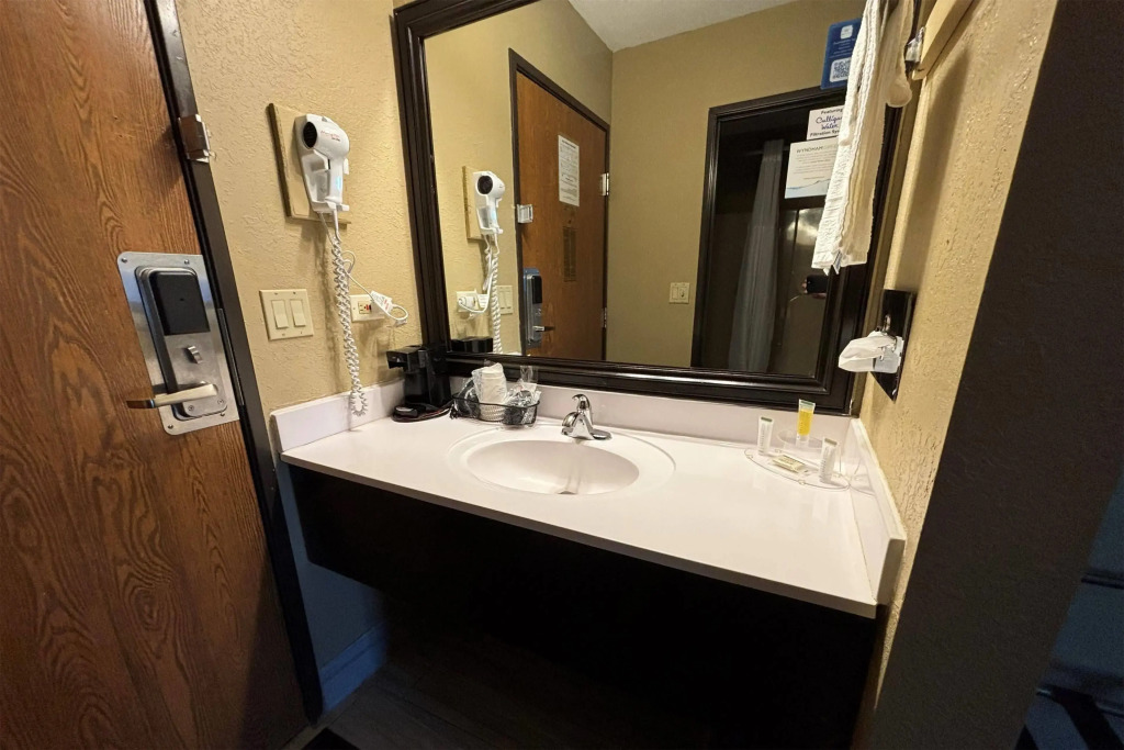 Super 8 by Wyndham McLean/Bloomington SW