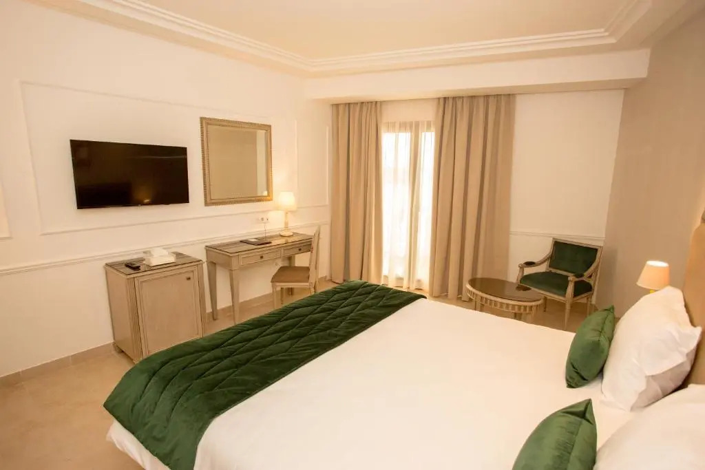 HOTEL PALAIS ROYAL