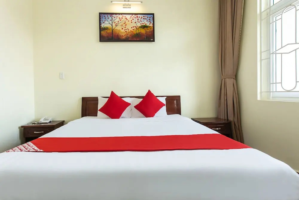 King Garden Hotel by OYO Rooms