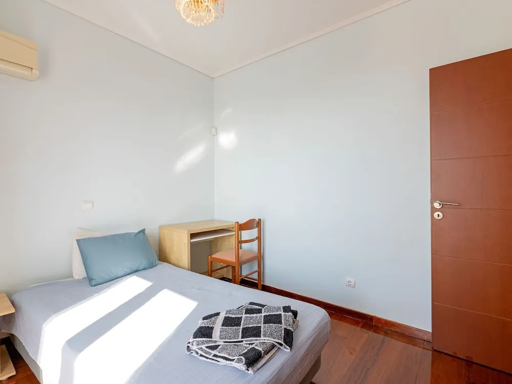 Lovely Family Holiday Home in Saronida Attikis near Beach