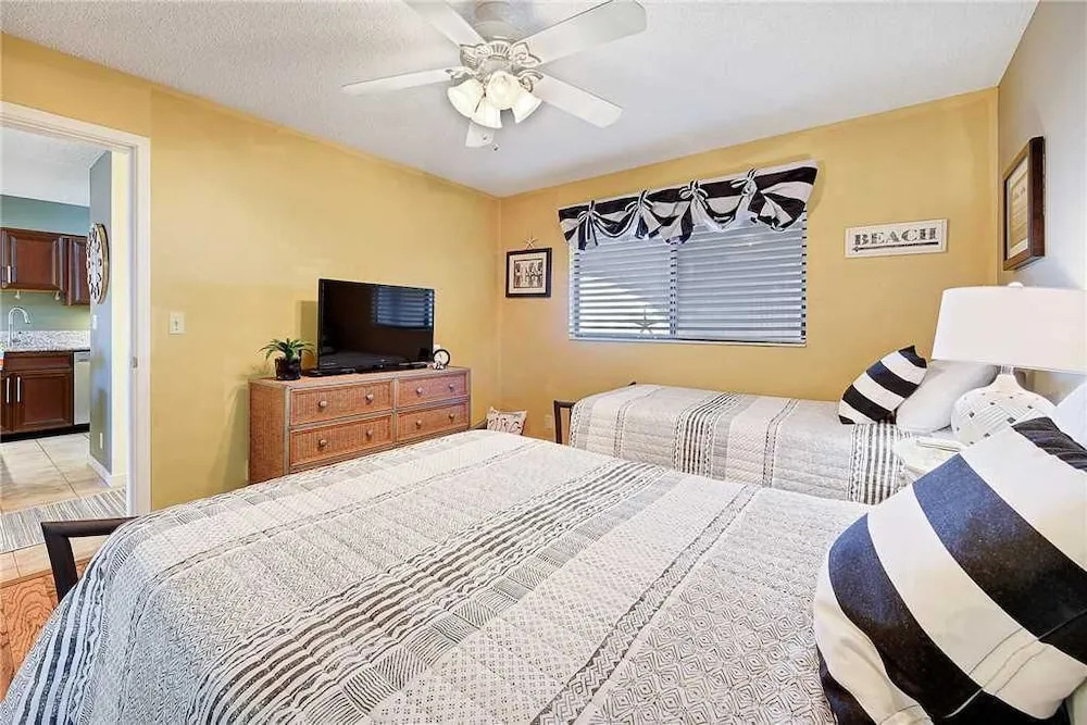Hibiscus 303D - Two Bedroom Condo