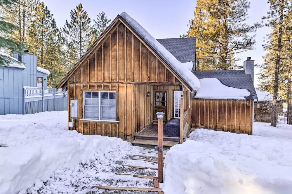 Furnished Deck: Cabin on Northstar Shuttle Route!