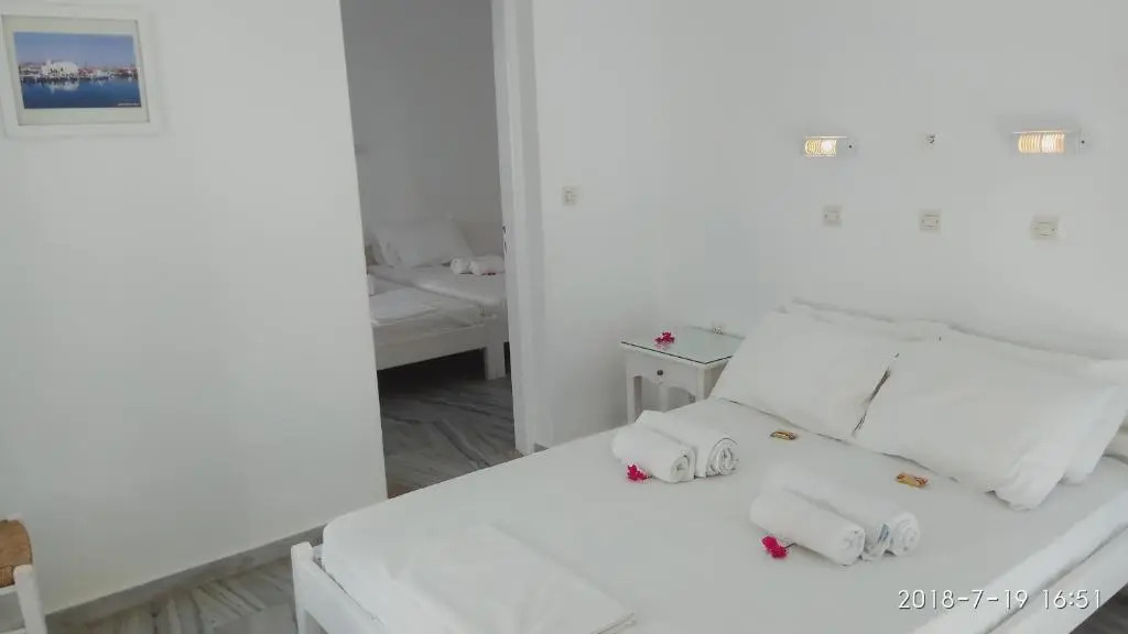 Nicos Studios & Apartments