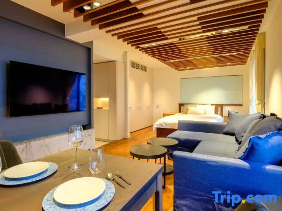 Roppongi House by U - Designers room - Steps to Roppongi Hills & Nightlife