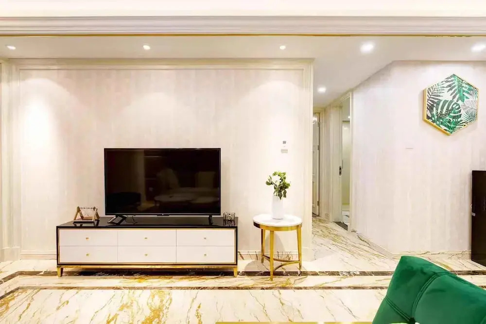 Li's Apartment - Temple of Earth