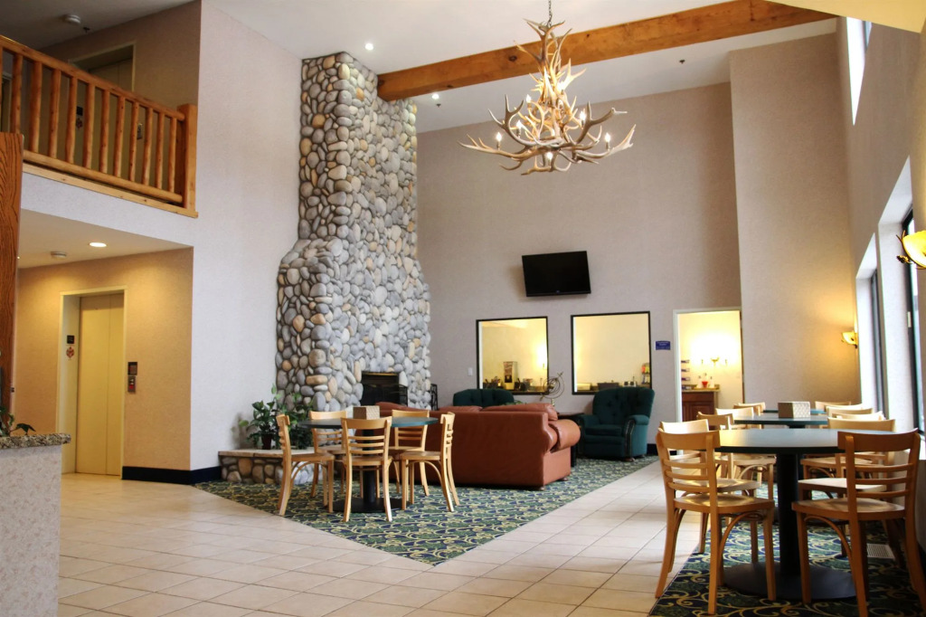Beachfront Hotel Houghton Lake