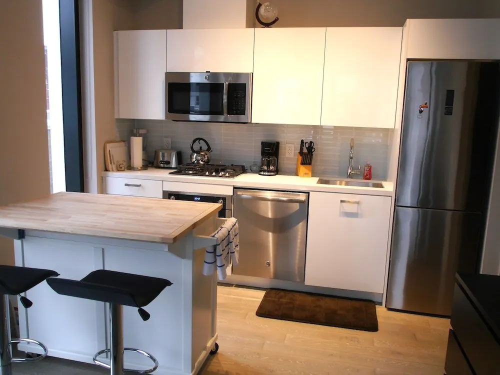 Amazing 1BR Unit in Popular