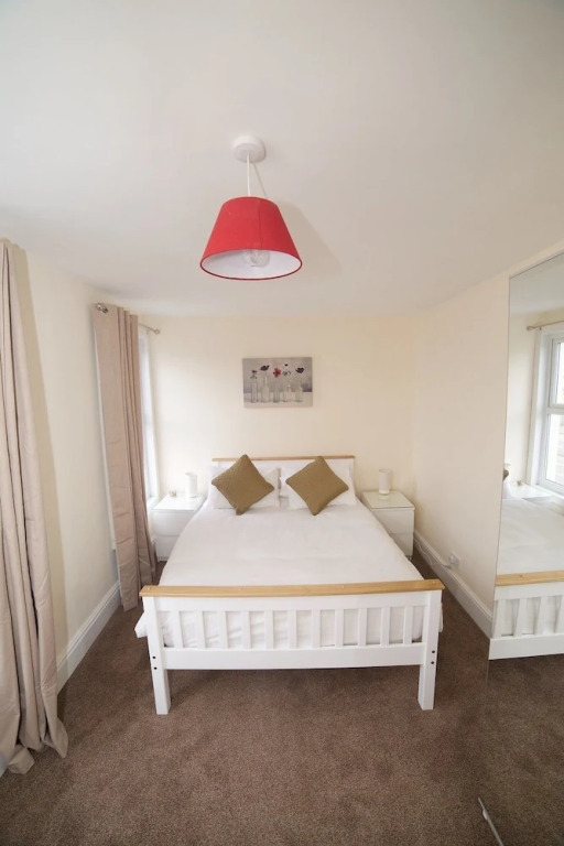 152-154 Bath Road