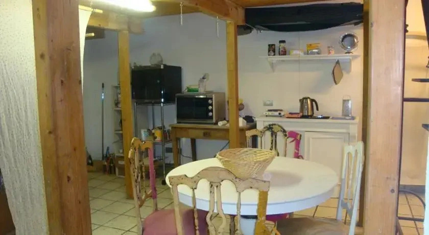 Caira Studio