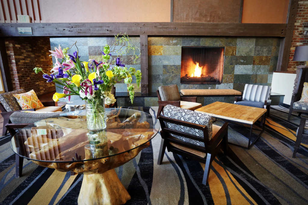 Valley River Inn