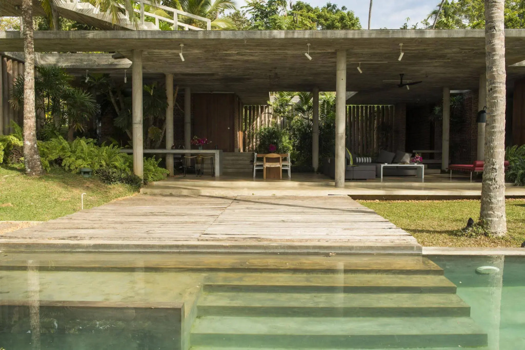Walatta House 3BR Beachfront Villa, Private Pool, Chef