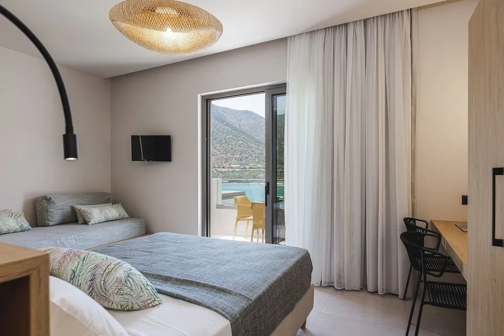 Mira Mare Luxury Residence