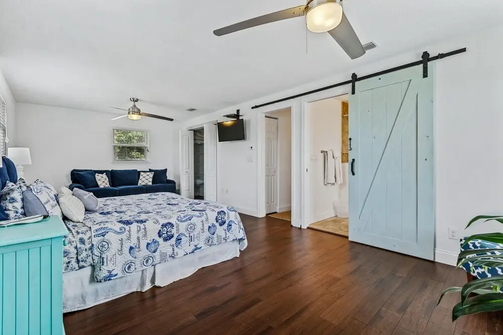 Gorgeous Home With Pool Walk to car Free Beach 4717s