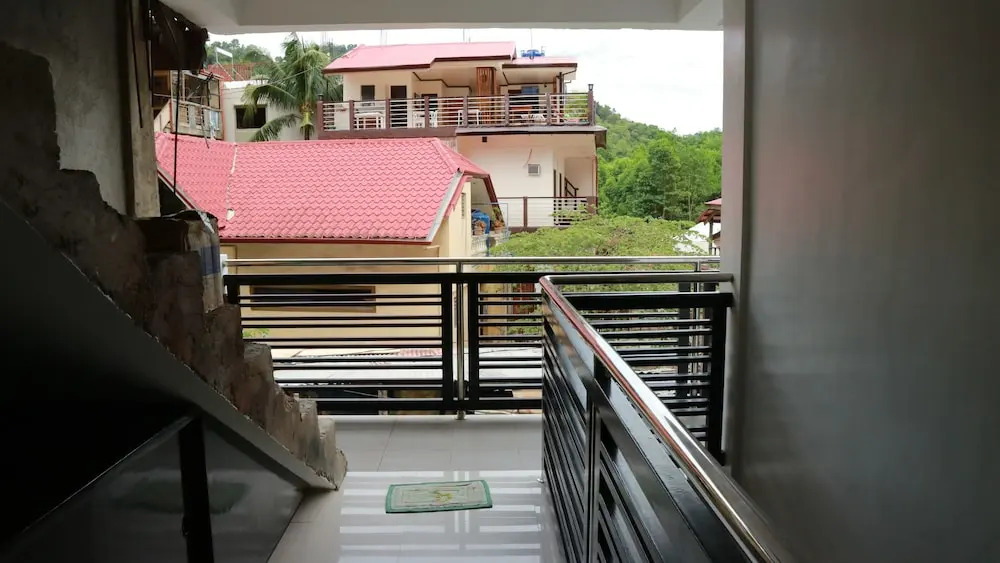 Chelle's Apartelle - Inn