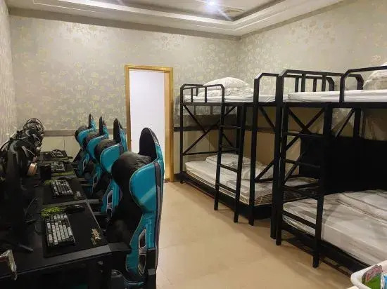 Huoqiu Longwang Palace Business Hotel