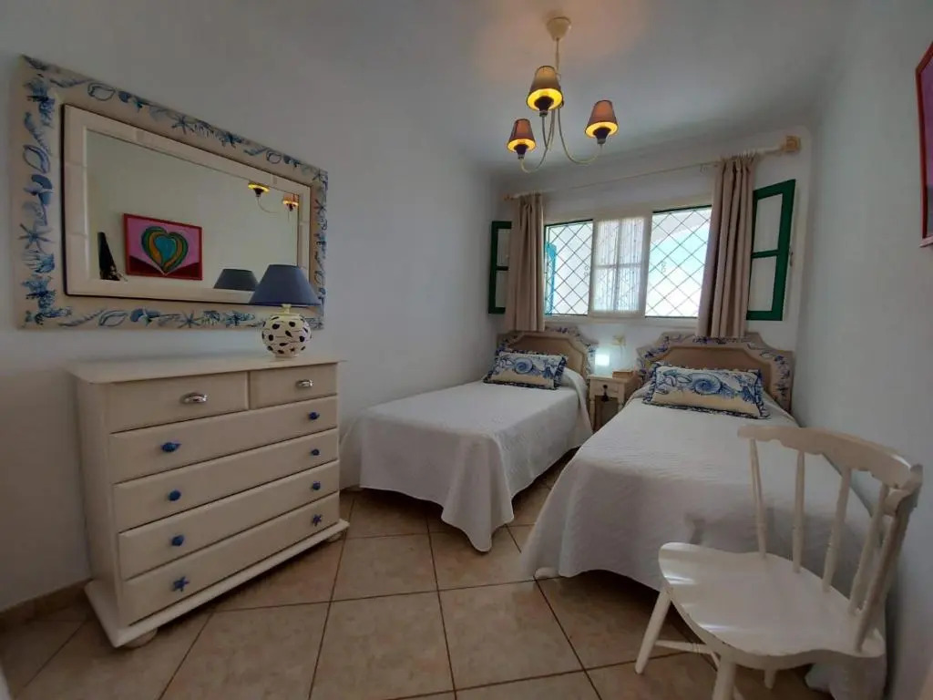 Apartamento 3A con FreeWifi y estupenda vista a Mar en Playa Las Burras