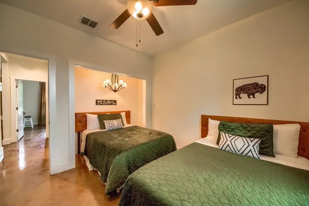 Cherry Street Cottage Rr 1072 3 Bedroom Home by Redawning