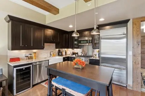Edgemont 2504 - Luxury Ski-in Ski-out Condo