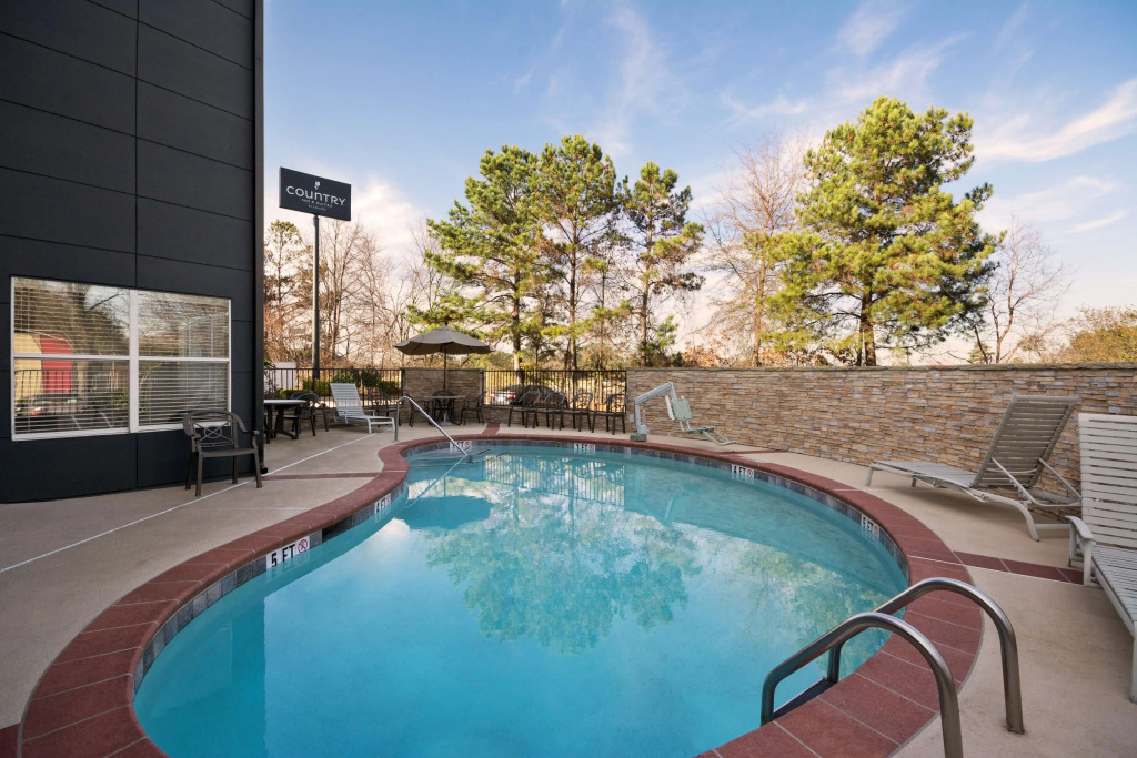 Baymont Inn & Suites by Wyndham Morrow - Atlanta I-75 South