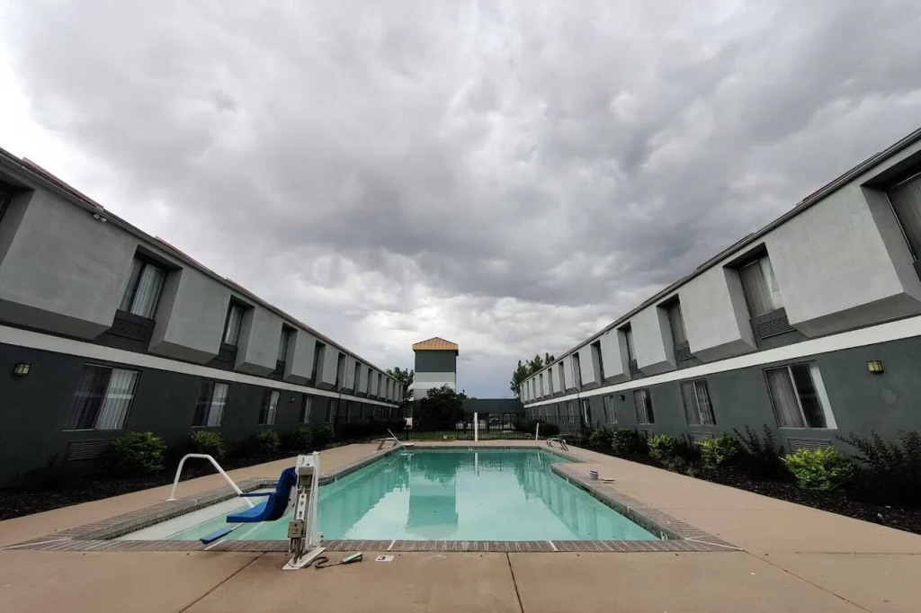 Suburban Studios Salt Lake City Airport