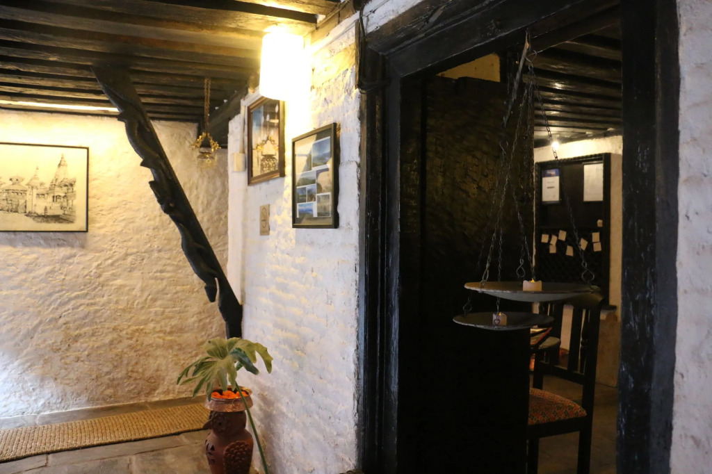 Hira Guest House