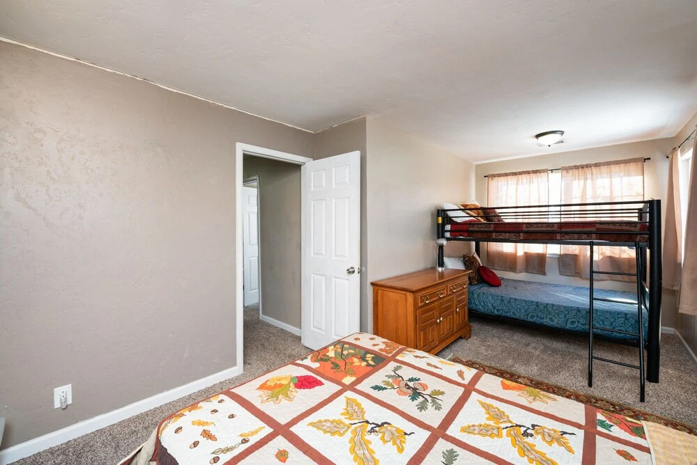 New Listing! Top-floor Gem W/ Outdoor Fireplace 4 Bedroom Duplex