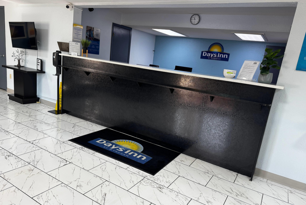 Days Inn by Wyndham Lake City I-10