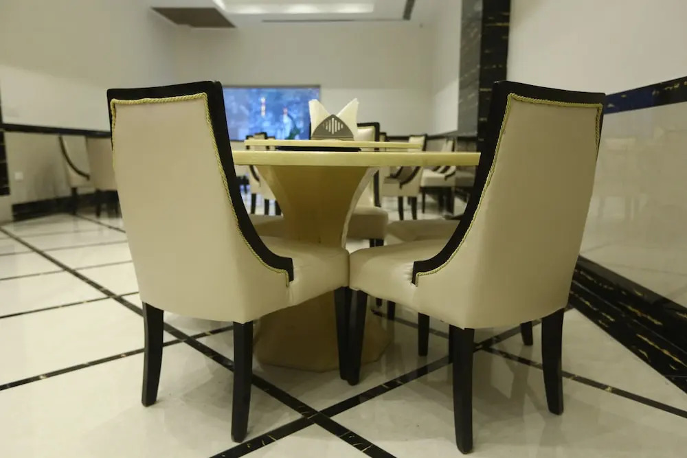 Venizia Sarovar Portico
