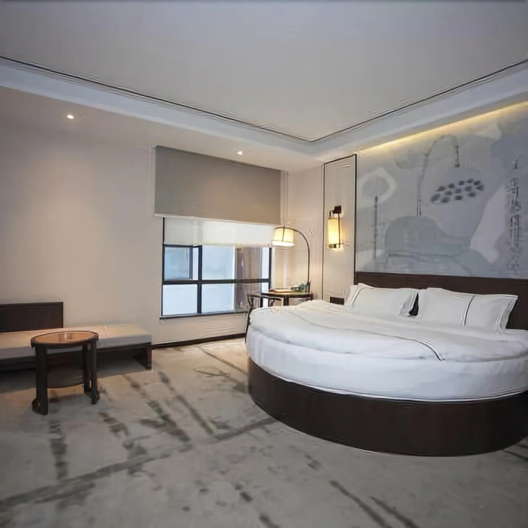 Golden Hotel