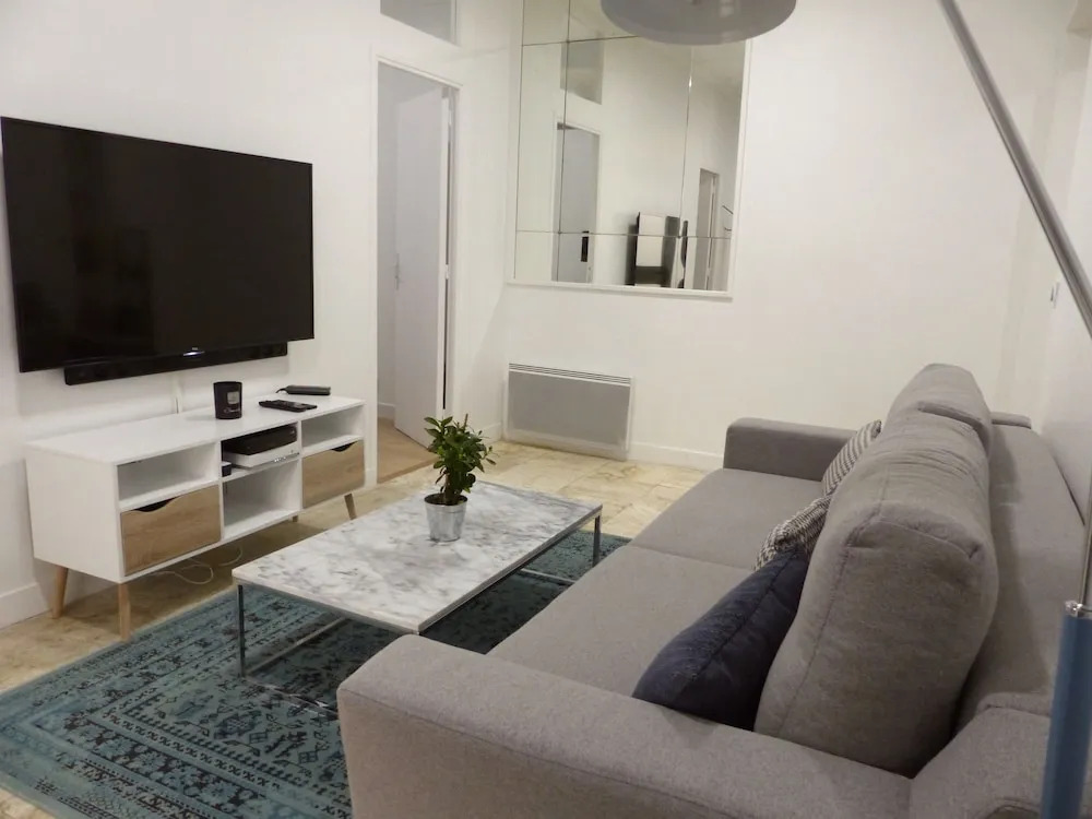 Rue Turgot Apartment
