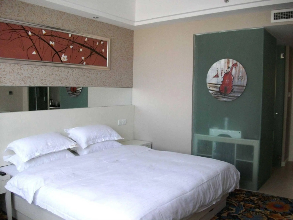 Hong He Hotel(昆明红河宾馆（火车站店）)