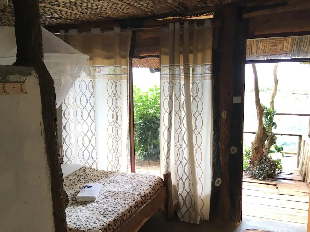 Sipi Falls lodge