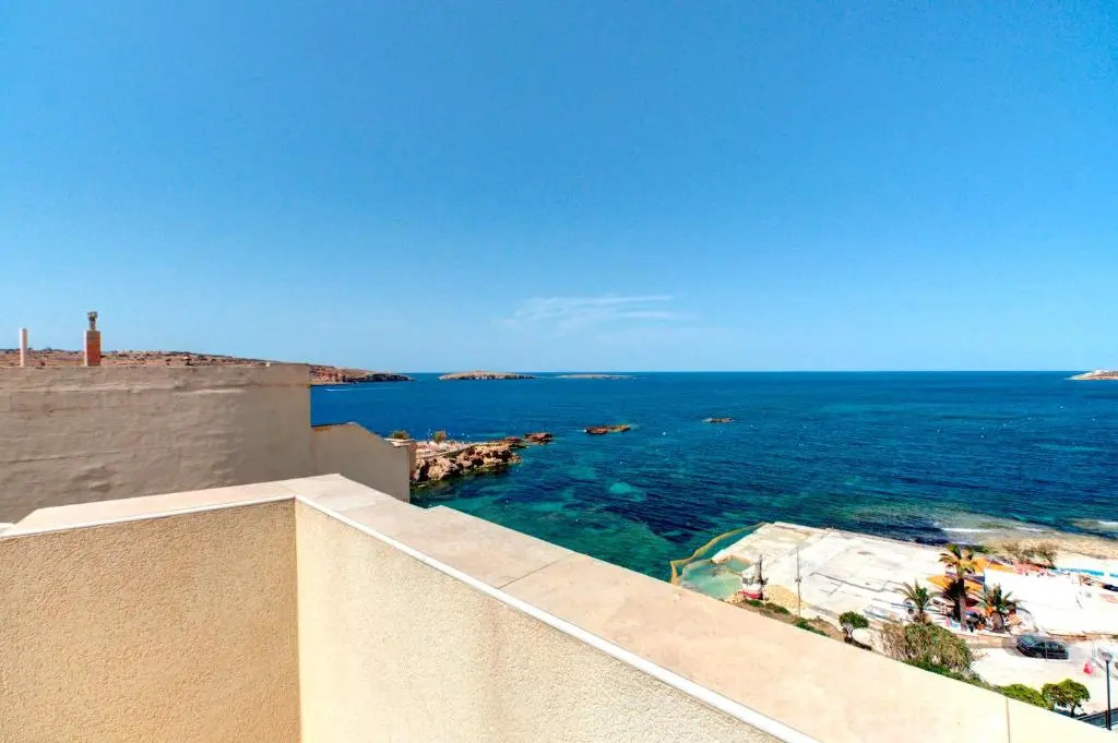 Modern Seaside 2 BR APT w Spectacular Views