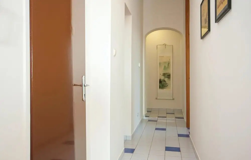 Amazing Home in Brodarica With Wifi and 3 Bedrooms