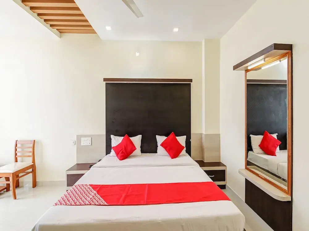 OYO 24959 Slv Royal Inn