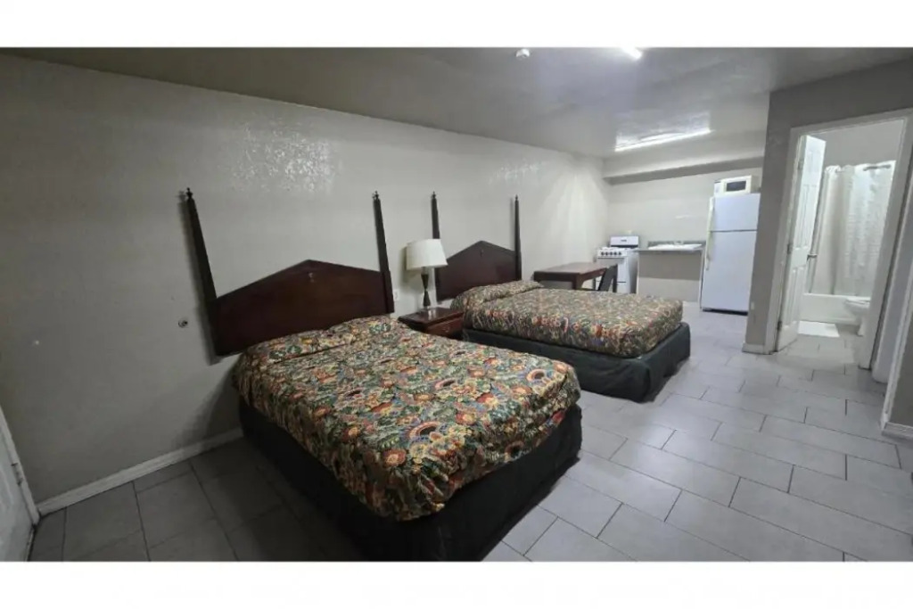 Super 7 Inn By OYO San Antonio NW Medical Center