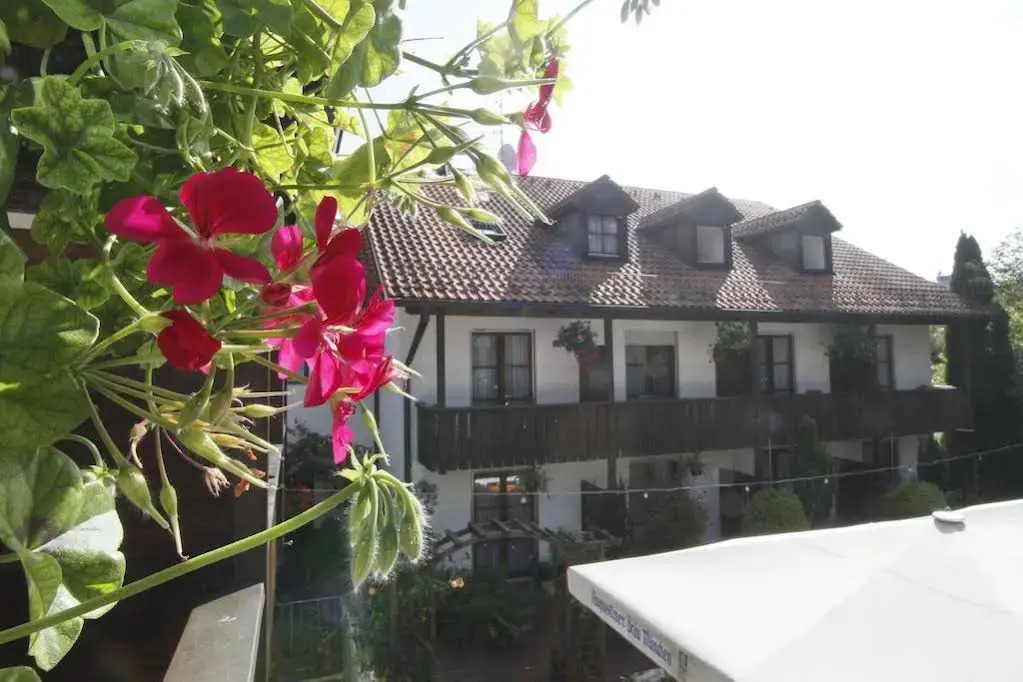 Hotel Neumayr