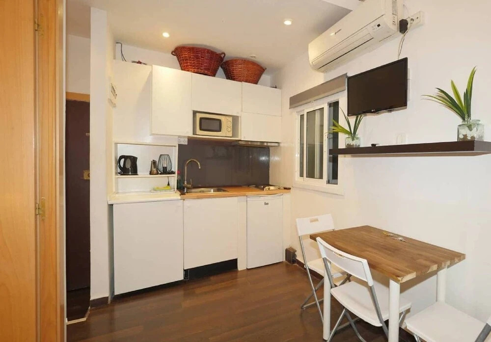 Born Suit Central 4 Habitaciones 4 Planta