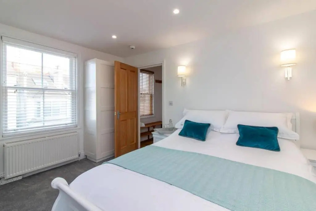 The Warren, Three Beaches House