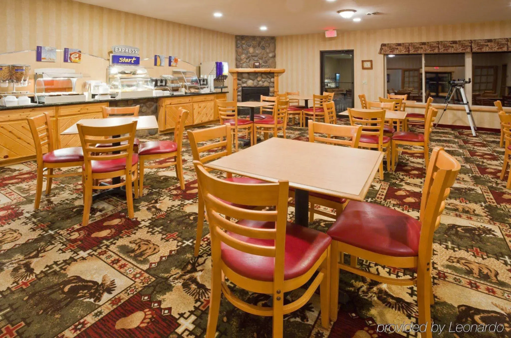 Holiday Inn Express Munising-Lakeview by IHG