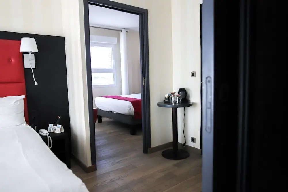 Logis Hôtel Saint Guirec Et De La Plage