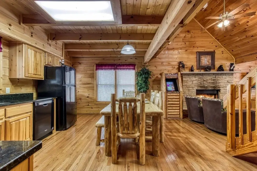 Point Of View - Spacious 2 Bedroom With a Loft Just off Glades Road 2 Cabin by RedAwning