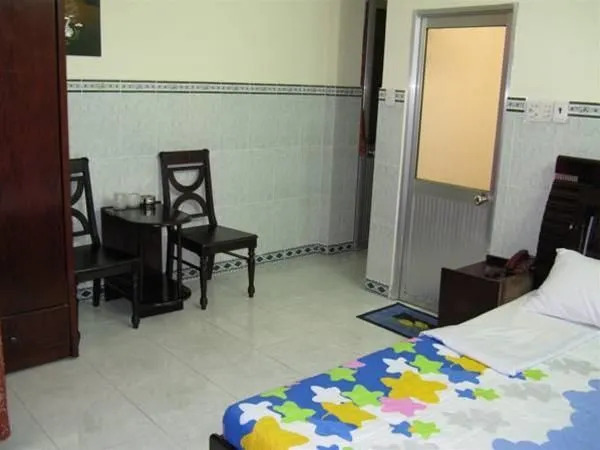 Yen Nhi Hotel