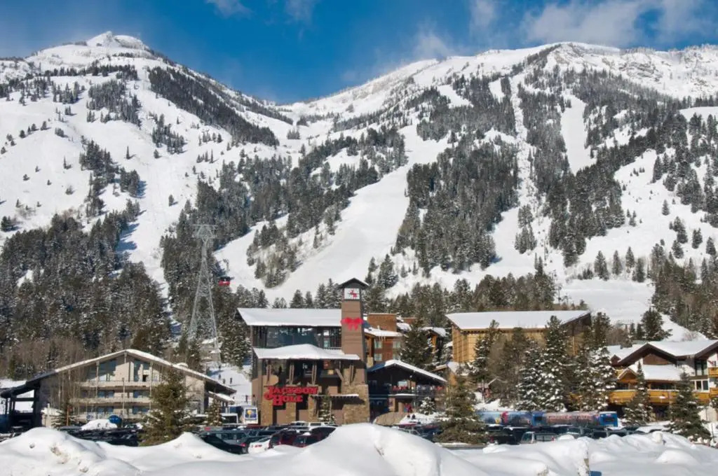 JHRL - Teewinot A5, steps away from Moose Creek lift
