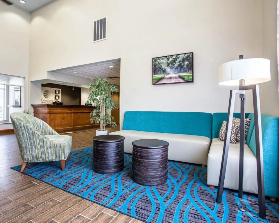Comfort Inn & Suites