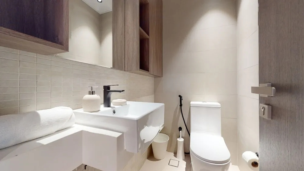 Euro Residences 206