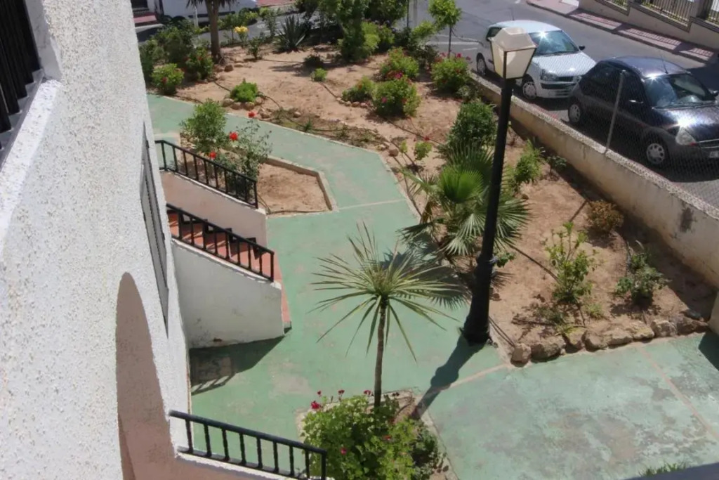 Apartment overlooking to the pool 2450