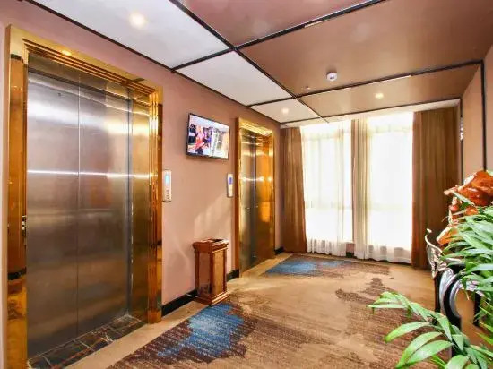 Huazhi Hotel Fuyang